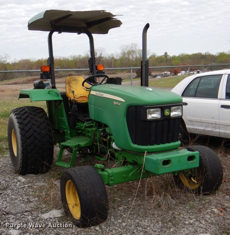 image for item II9939 John Deere 5075E  tractor