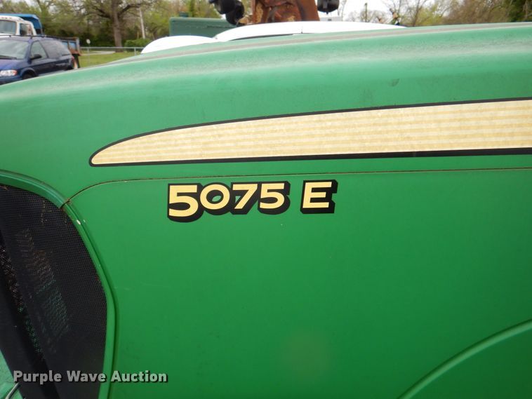 image for item II9939 John Deere 5075E  tractor
