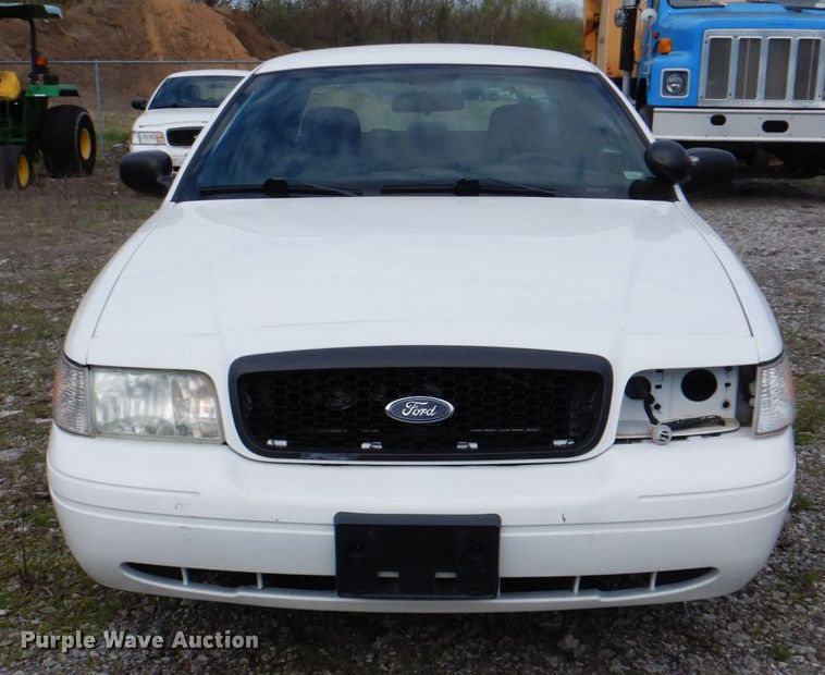 image for item II9940 2010 Ford Crown Victoria Police Interceptor