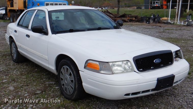 image for item II9940 2010 Ford Crown Victoria Police Interceptor