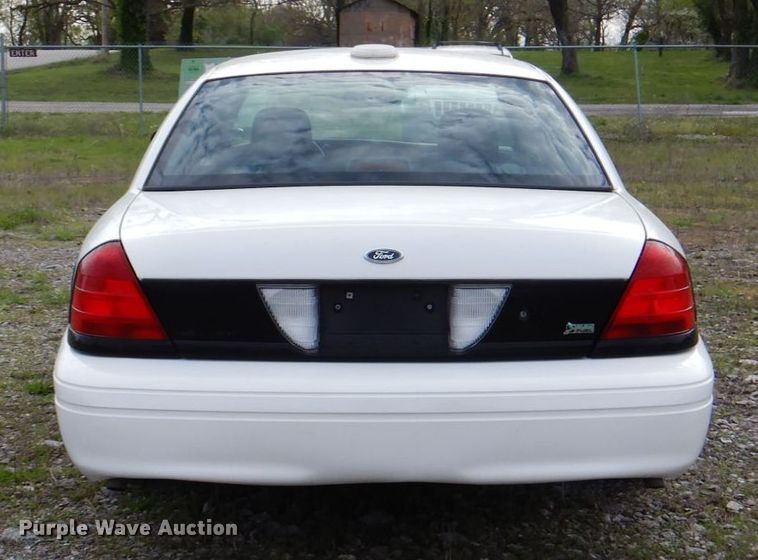 image for item II9940 2010 Ford Crown Victoria Police Interceptor