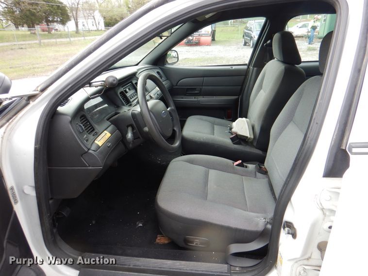 image for item II9940 2010 Ford Crown Victoria Police Interceptor
