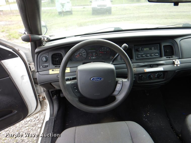 image for item II9940 2010 Ford Crown Victoria Police Interceptor