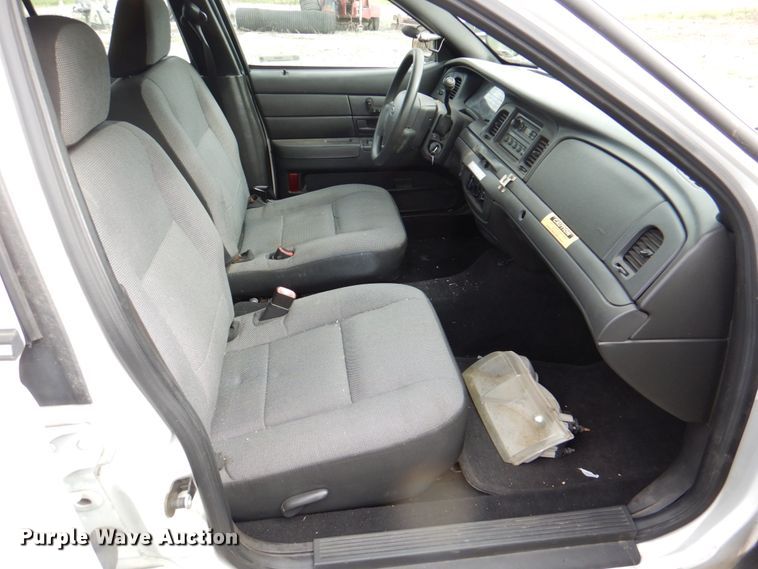 image for item II9940 2010 Ford Crown Victoria Police Interceptor