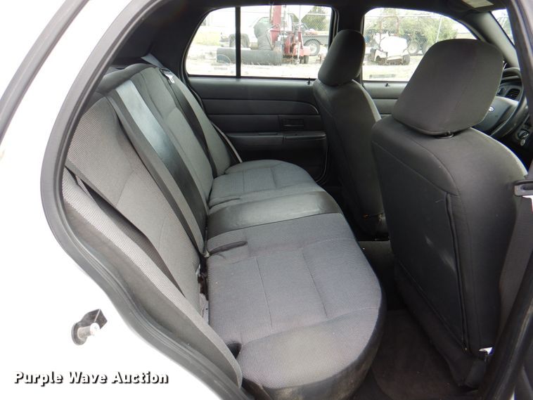 image for item II9940 2010 Ford Crown Victoria Police Interceptor