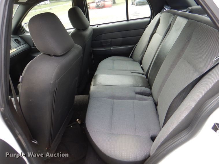 image for item II9940 2010 Ford Crown Victoria Police Interceptor