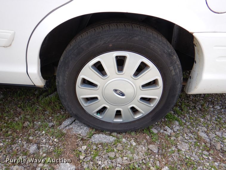 image for item II9940 2010 Ford Crown Victoria Police Interceptor