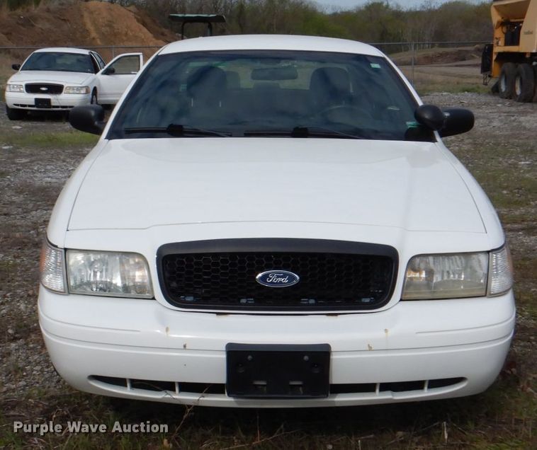 image for item II9941 2010 Ford Crown Victoria Police Interceptor