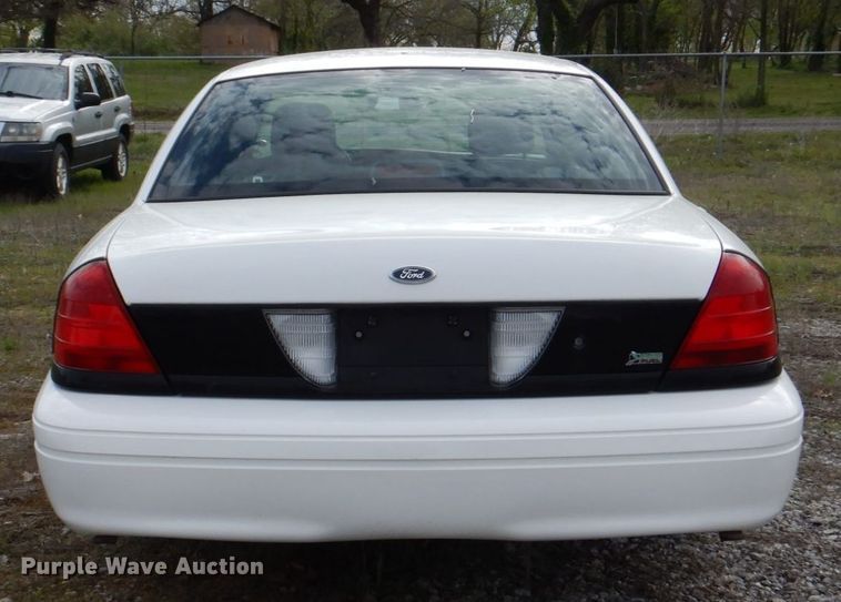 image for item II9941 2010 Ford Crown Victoria Police Interceptor