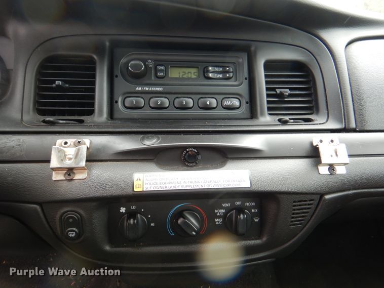 image for item II9941 2010 Ford Crown Victoria Police Interceptor