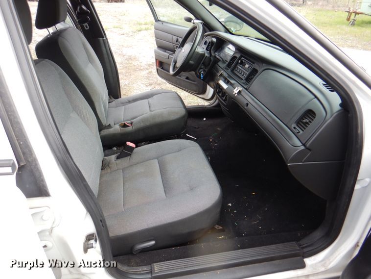 image for item II9941 2010 Ford Crown Victoria Police Interceptor