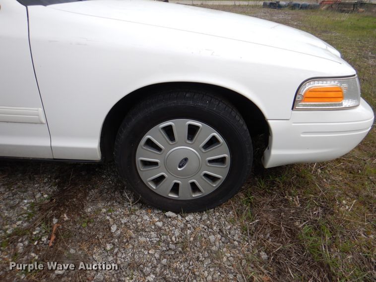 image for item II9941 2010 Ford Crown Victoria Police Interceptor