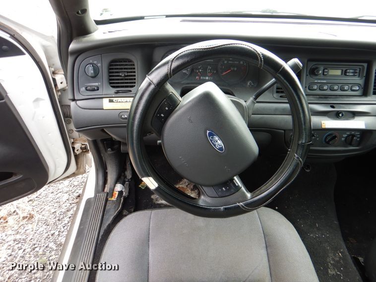 image for item II9942 2011 Ford Crown Victoria Police Interceptor