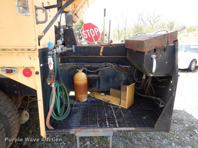 image for item II9943 1990 International F2554  asphalt slurry truck