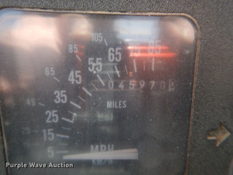 image for item II9943 1990 International F2554  asphalt slurry truck