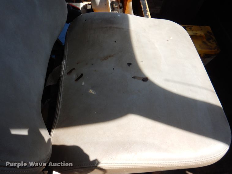 image for item II9943 1990 International F2554  asphalt slurry truck