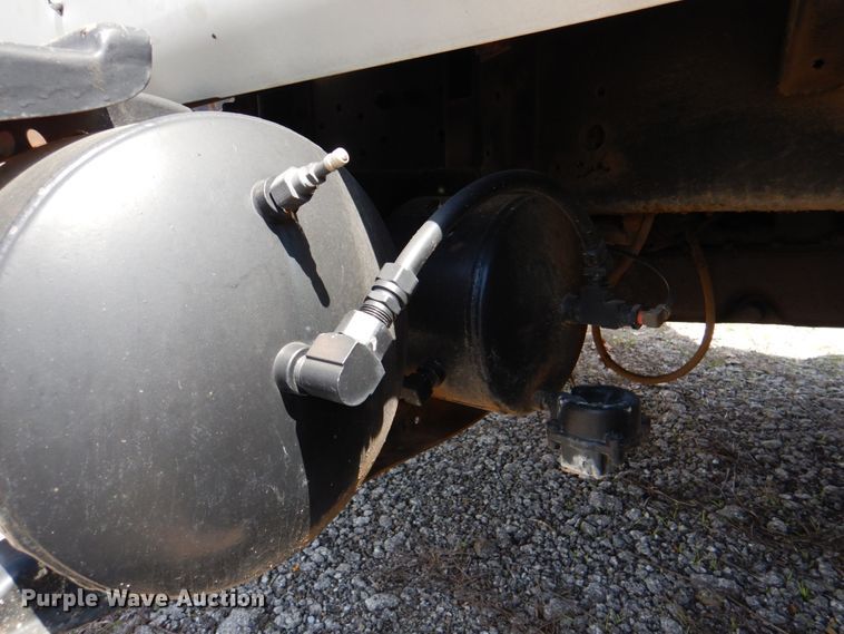 image for item II9943 1990 International F2554  asphalt slurry truck