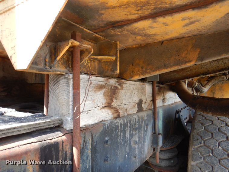 image for item II9943 1990 International F2554  asphalt slurry truck