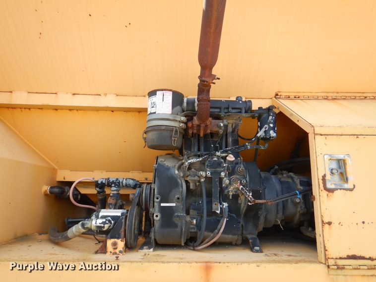 image for item II9943 1990 International F2554  asphalt slurry truck