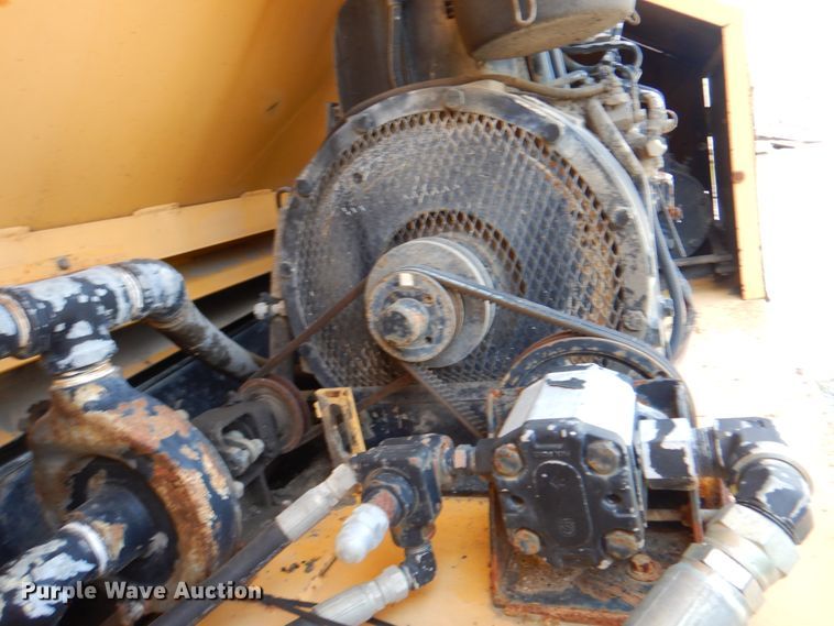 image for item II9943 1990 International F2554  asphalt slurry truck