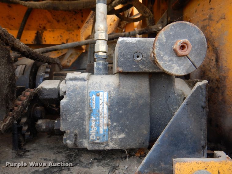 image for item II9943 1990 International F2554  asphalt slurry truck