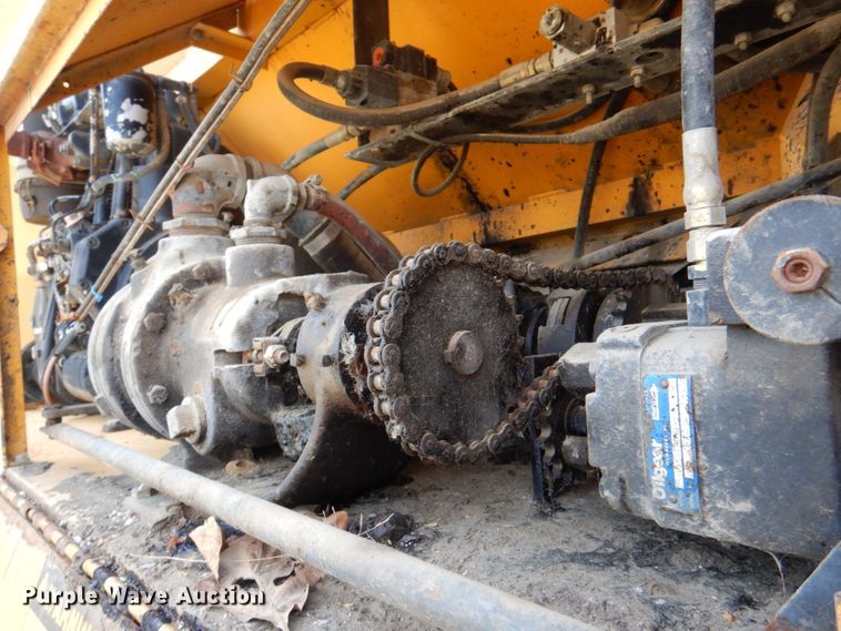 image for item II9943 1990 International F2554  asphalt slurry truck