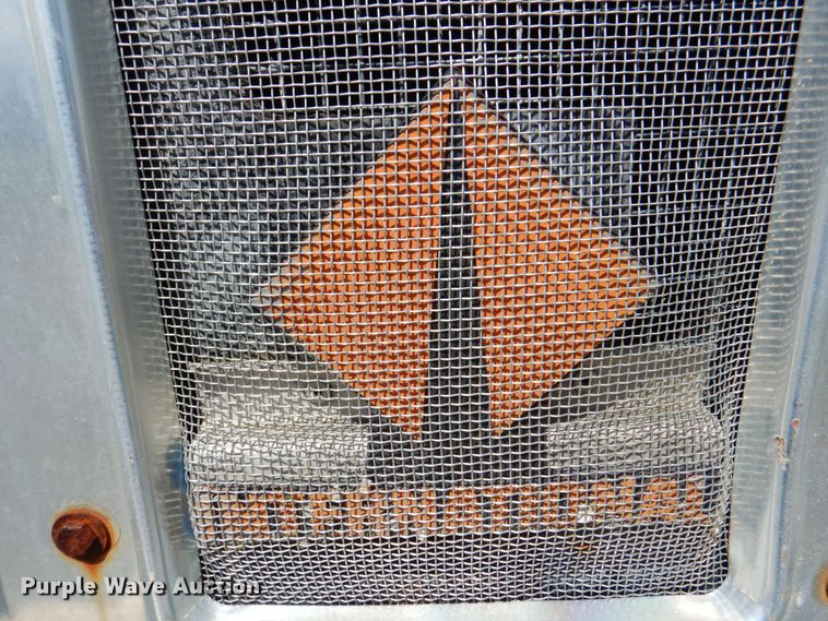 image for item II9943 1990 International F2554  asphalt slurry truck