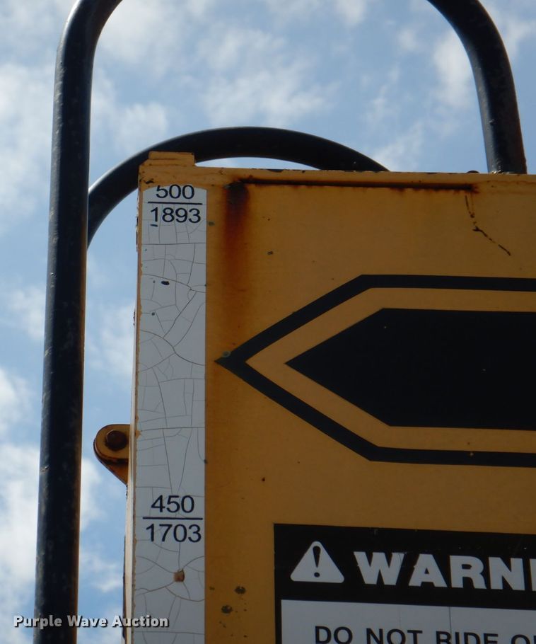 image for item II9943 1990 International F2554  asphalt slurry truck