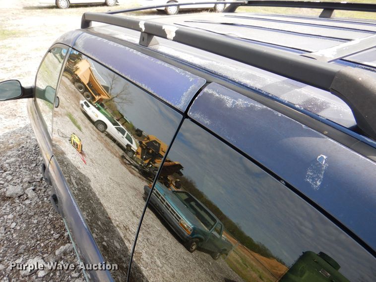 image for item II9945 2002 Dodge Caravan  van