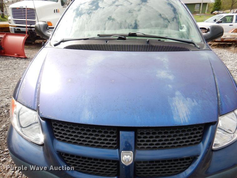 image for item II9945 2002 Dodge Caravan  van