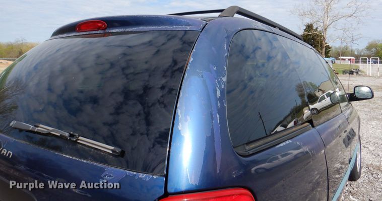 image for item II9945 2002 Dodge Caravan  van