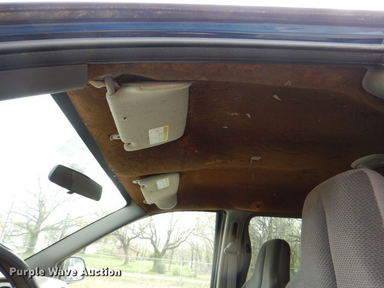 image for item II9945 2002 Dodge Caravan  van