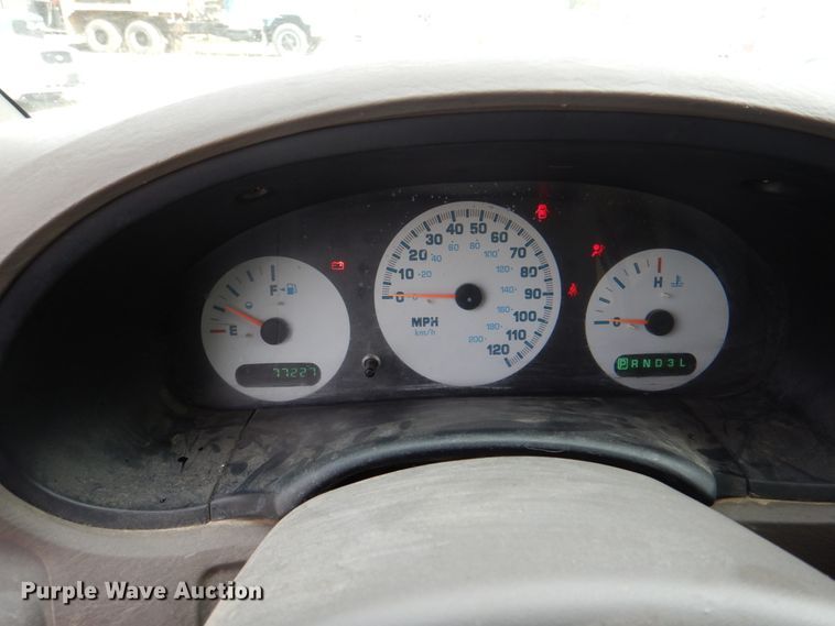 image for item II9945 2002 Dodge Caravan  van