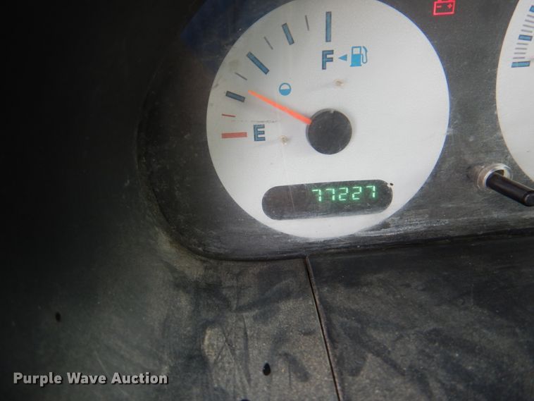 image for item II9945 2002 Dodge Caravan  van