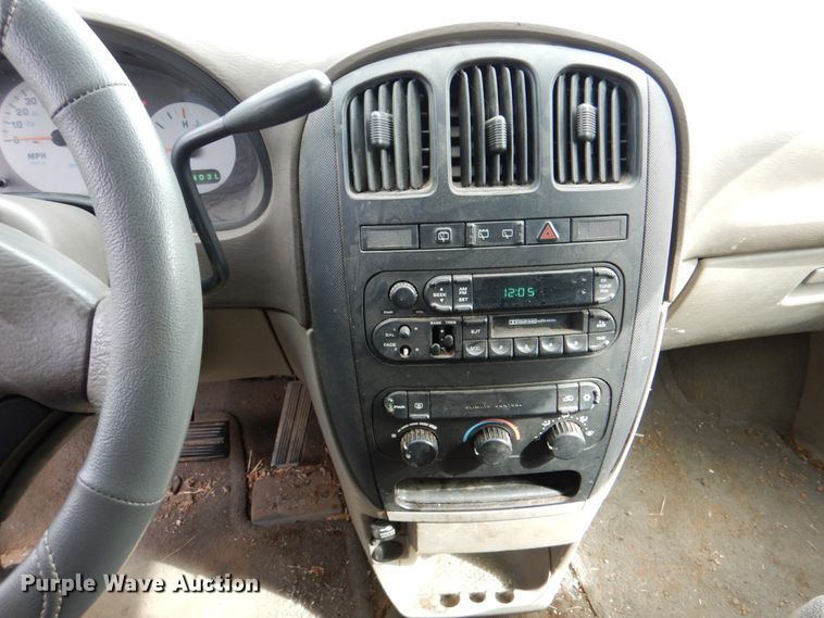 image for item II9945 2002 Dodge Caravan  van