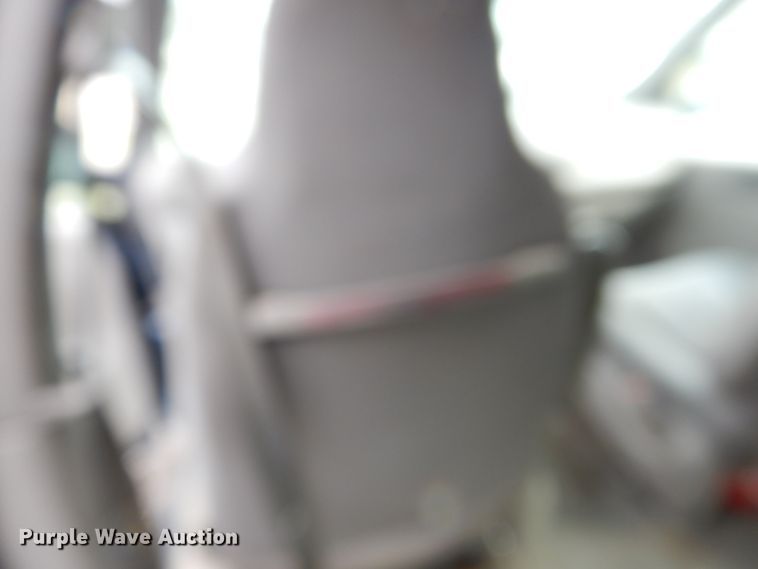 image for item II9945 2002 Dodge Caravan  van