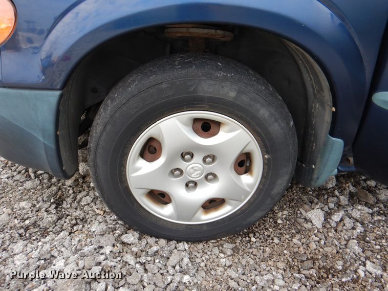 image for item II9945 2002 Dodge Caravan  van