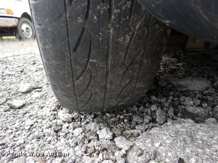 image for item II9945 2002 Dodge Caravan  van