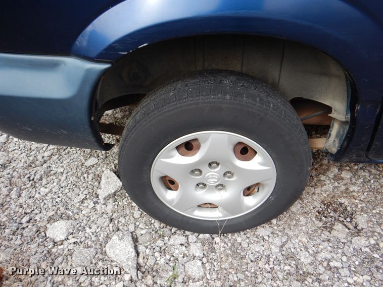 image for item II9945 2002 Dodge Caravan  van