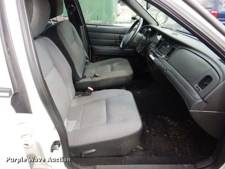 image for item II9946 2011 Ford Crown Victoria Police Interceptor