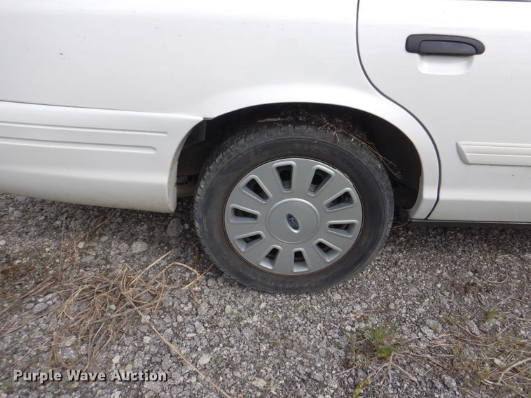 image for item II9946 2011 Ford Crown Victoria Police Interceptor