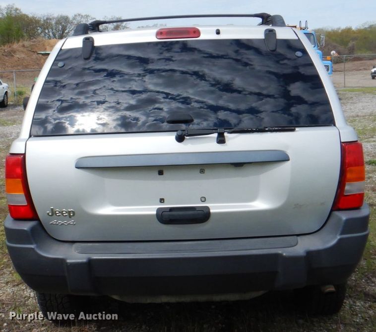 image for item II9947 2004 Jeep Grand Cherokee Laredo  SUV