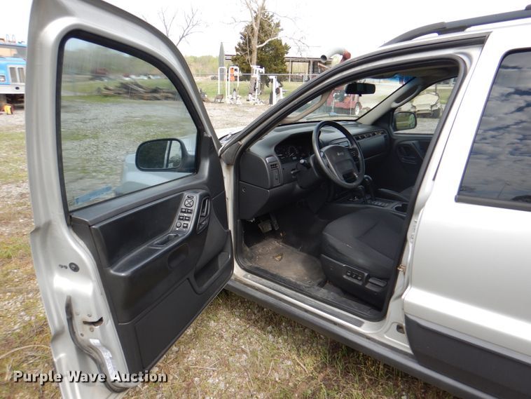 image for item II9947 2004 Jeep Grand Cherokee Laredo  SUV