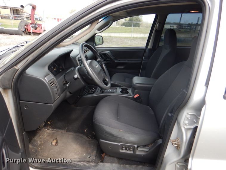 image for item II9947 2004 Jeep Grand Cherokee Laredo  SUV