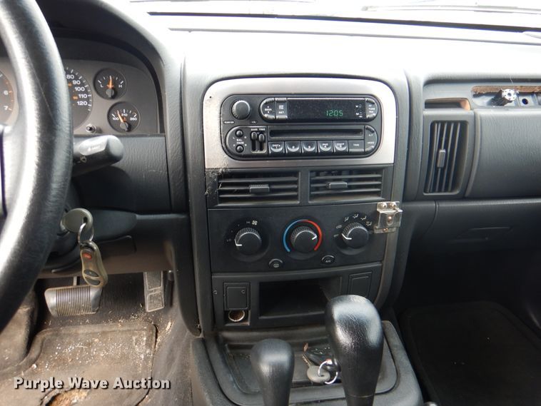 image for item II9947 2004 Jeep Grand Cherokee Laredo  SUV