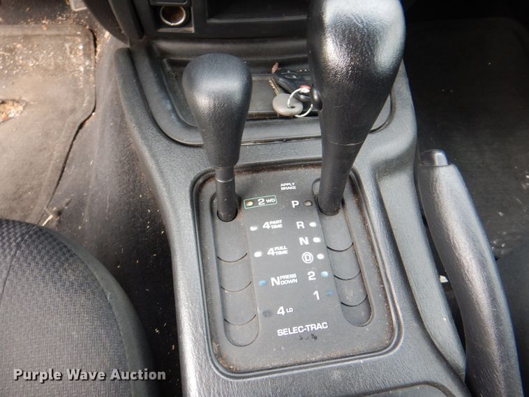 image for item II9947 2004 Jeep Grand Cherokee Laredo  SUV