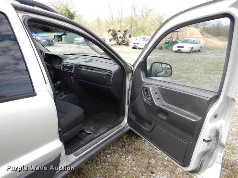 image for item II9947 2004 Jeep Grand Cherokee Laredo  SUV