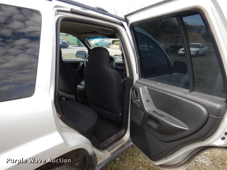image for item II9947 2004 Jeep Grand Cherokee Laredo  SUV