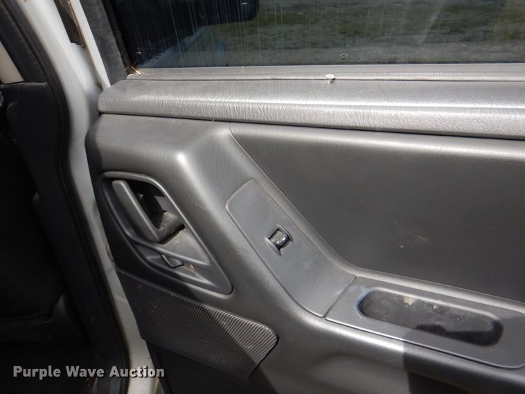 image for item II9947 2004 Jeep Grand Cherokee Laredo  SUV