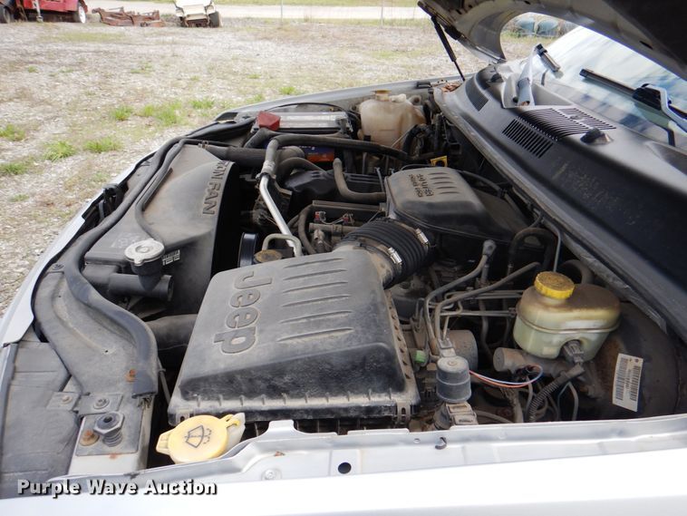 image for item II9947 2004 Jeep Grand Cherokee Laredo  SUV